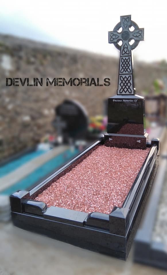 Tall celtic cross with round top kerbing and pink glass chipping